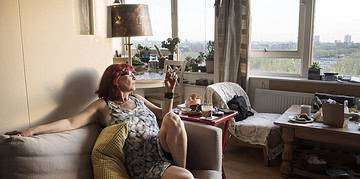 Aysen Dennis in her flat at the 8th floor of Aylesbury Estate. Credit: Alessia Gammarota