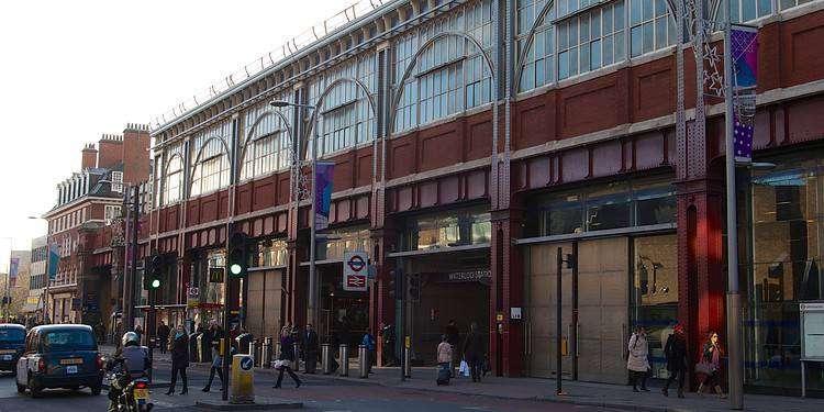 Waterloo Station. Credit: Tom Morris (Wikimedia Commons)