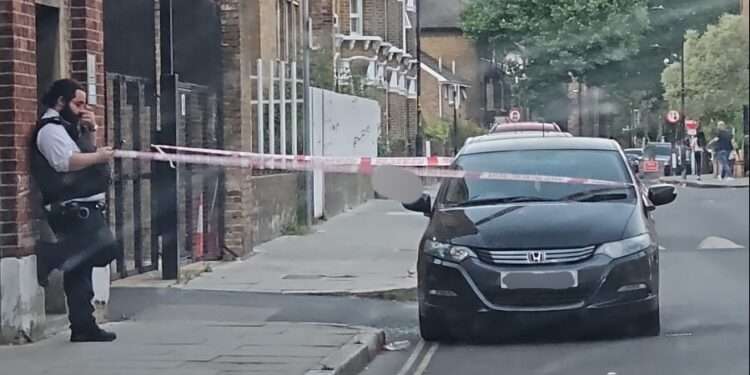 Police cordon erected following Walworth shooting