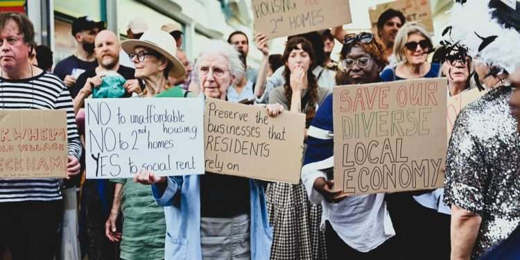 Protestors outside the Aylesham Centre on Tuesday (ACA)